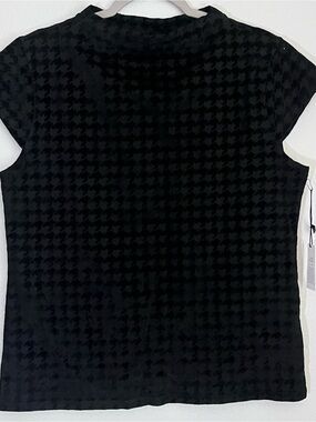 Black Houndstooth Short-Sleeve Women’s Top